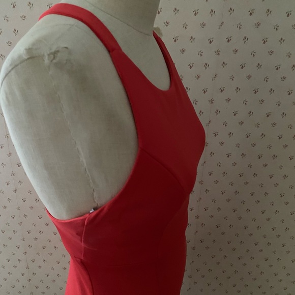 Lover’s + Friends red fitted dress with criss cross straps size Small. - Picture 5 of 13